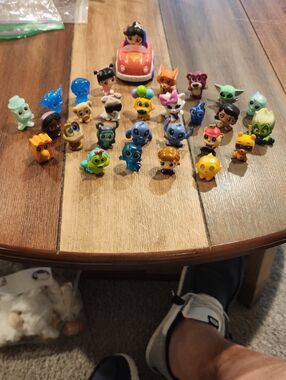 28 Assorted Disney Doorables